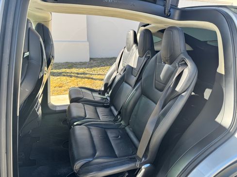 Used 2016 Tesla Model X 75D image 11