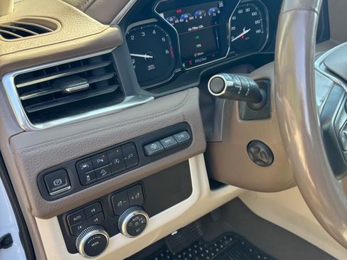 Used 2021 GMC Yukon XL Denali w/ Denali Premium Package image 15