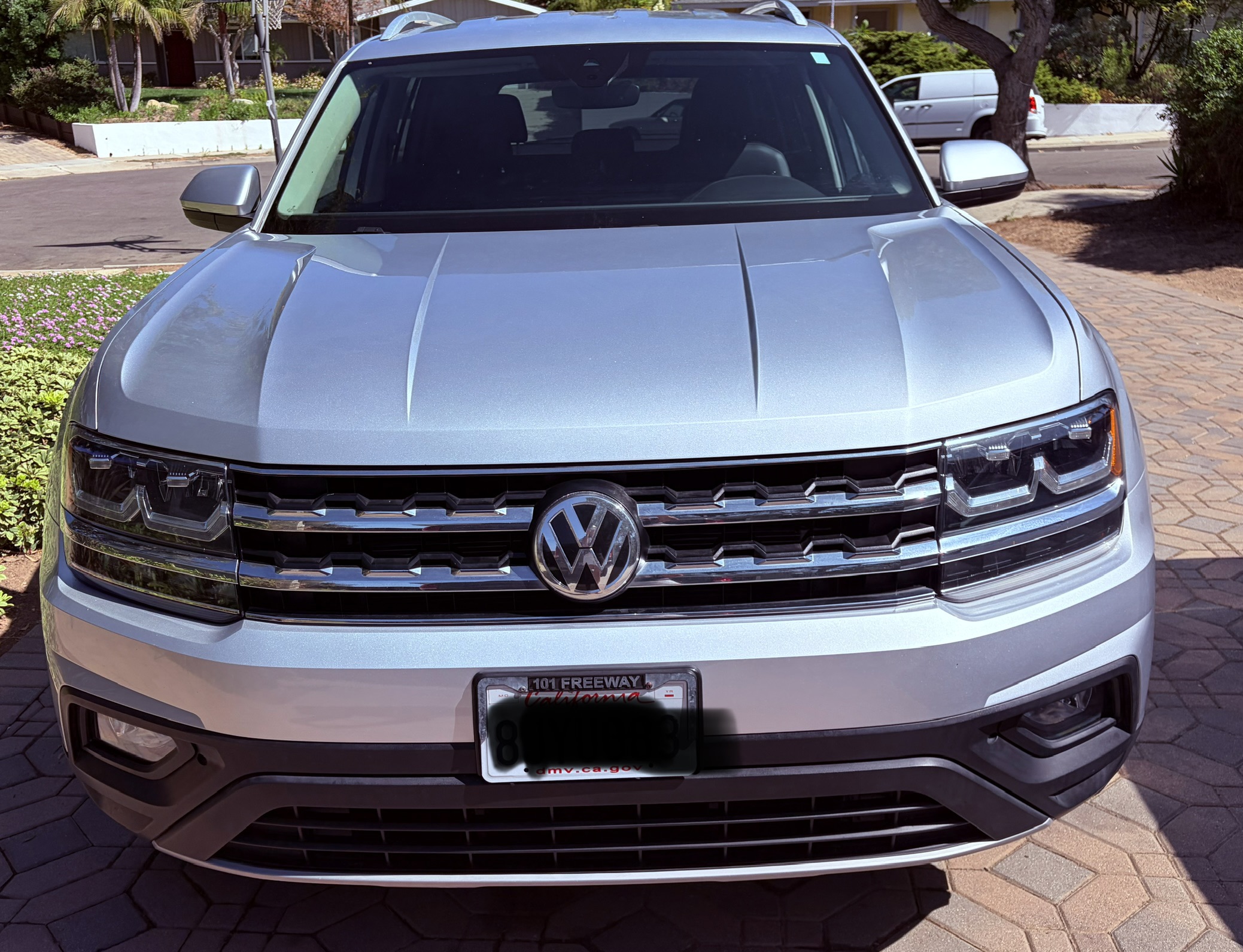 Used 2019 Volkswagen Atlas SE w/ Towing Package FWD image 2