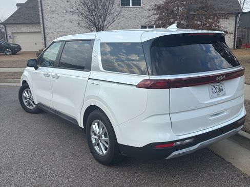Used 2023 Kia Carnival LX image 5