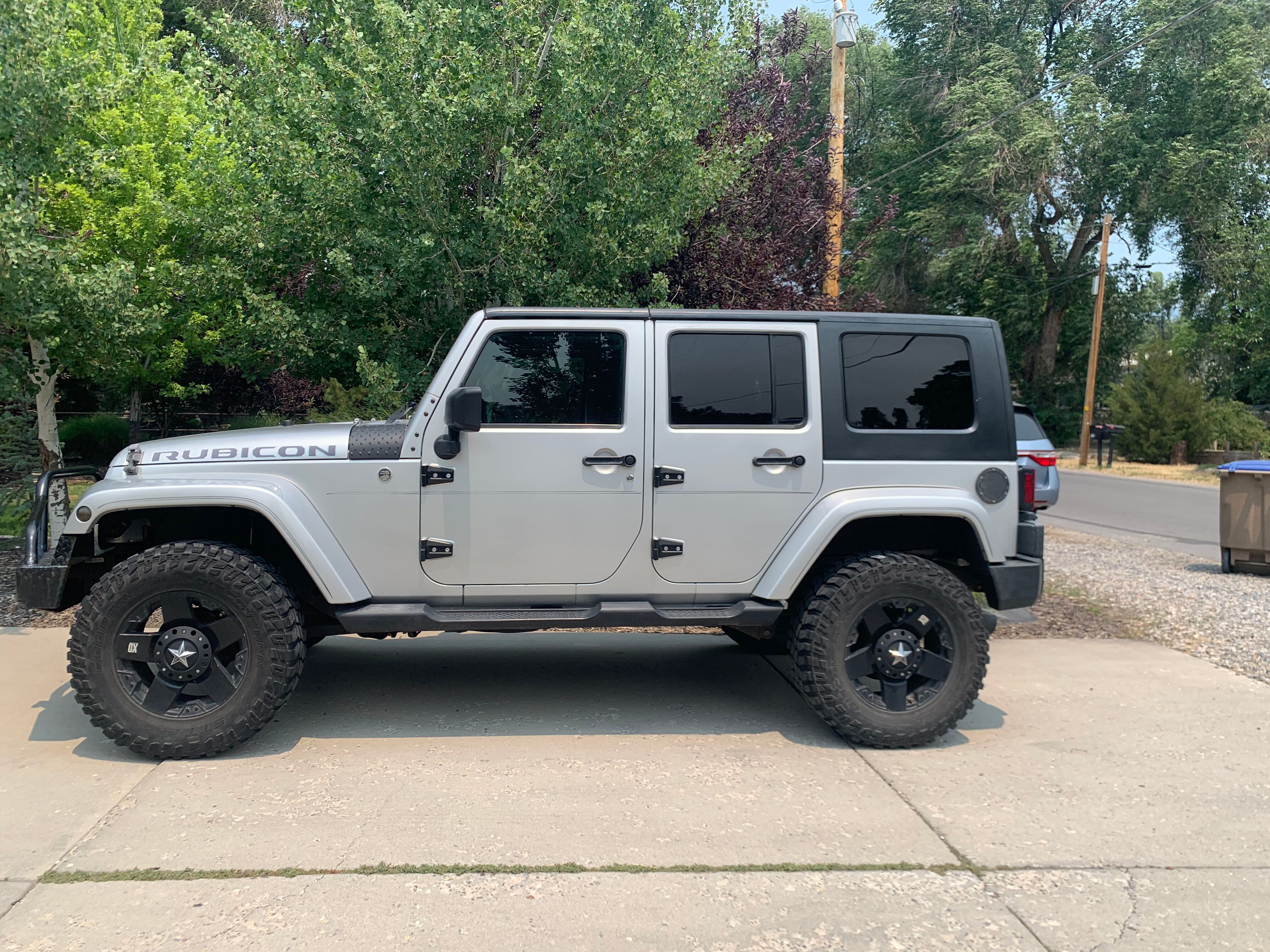 Used 2008 Jeep Wrangler Unlimited Sahara w/ Dual Top Group AWD/4WD image 2