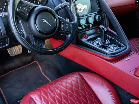 Used 2017 Jaguar F-TYPE SVR AWD/4WD image 4