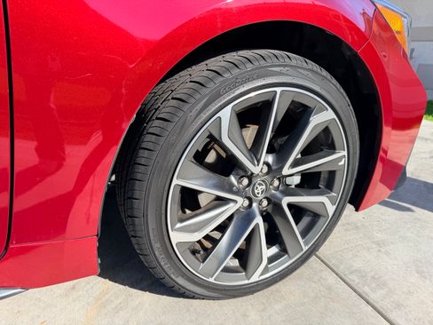 Used 2022 Toyota Corolla SE w/ SE Premium Package image 9