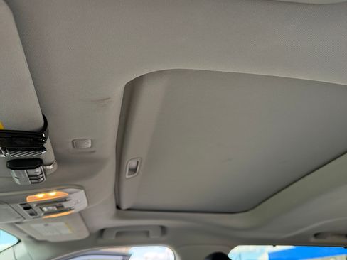 Used 2020 Toyota Highlander XLE FWD image 10