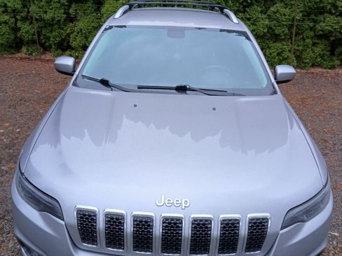 Used 2019 Jeep Cherokee Latitude Plus w/ Cold Weather Group image 2