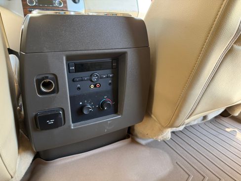 Used 2012 Ford Expedition XLT RWD image 9