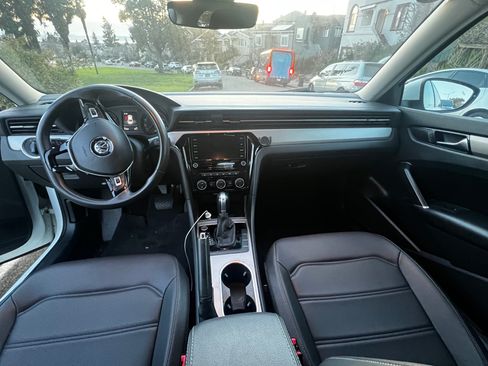 Used 2021 Volkswagen Passat 2.0T SE image 6