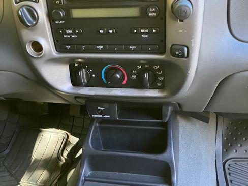 Used 2004 Ford Ranger XLT image 10