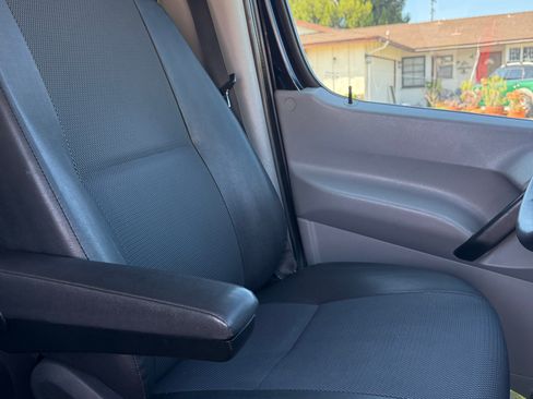 Used 2015 Mercedes-Benz Sprinter 2500 image 8