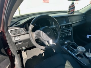 Used 2018 Kia Optima LX w/ 17" Alloy Wheels Package FWD image 9