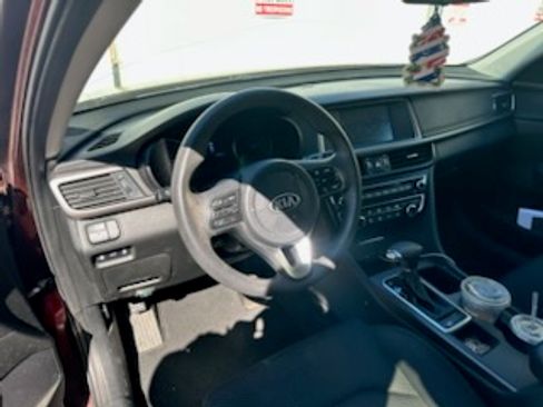 Used 2018 Kia Optima LX w/ 17" Alloy Wheels Package image 9