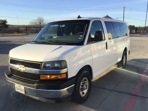 Used 2018 Chevrolet Express 3500 LT w/ LT Preferred Equipment Group image 1