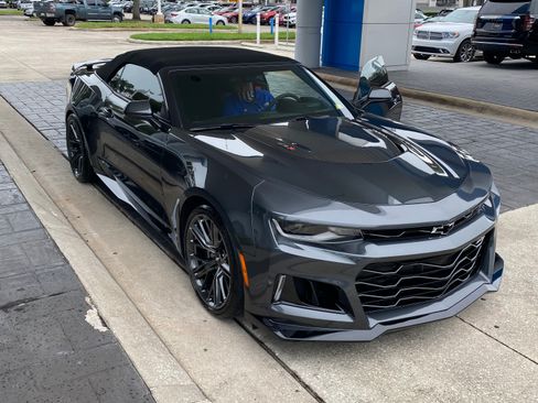 Used 2017 Chevrolet Camaro ZL1 image 2