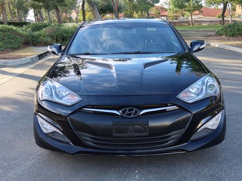 Used 2013 Hyundai Genesis 3.8 image 1