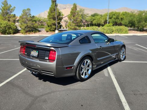 Used 2005 Ford Mustang GT Premium image 4