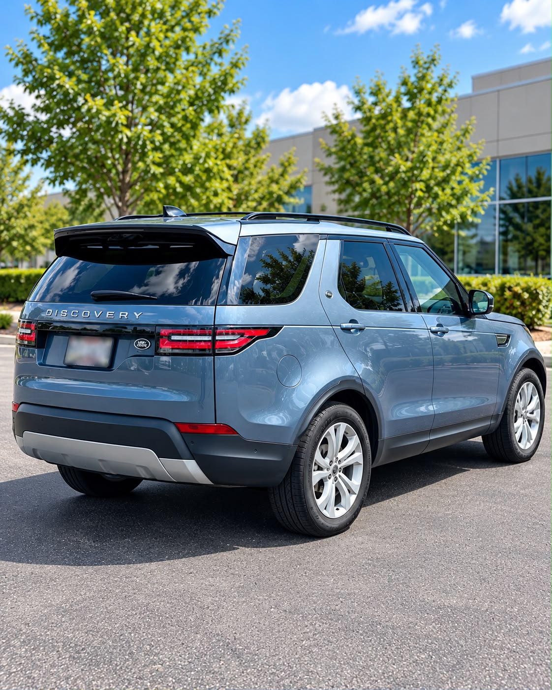 Used 2019 Land Rover Discovery HSE AWD/4WD image 14