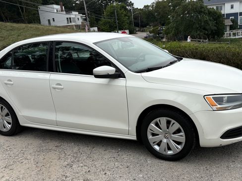 Used 2013 Volkswagen Jetta SE FWD image 4