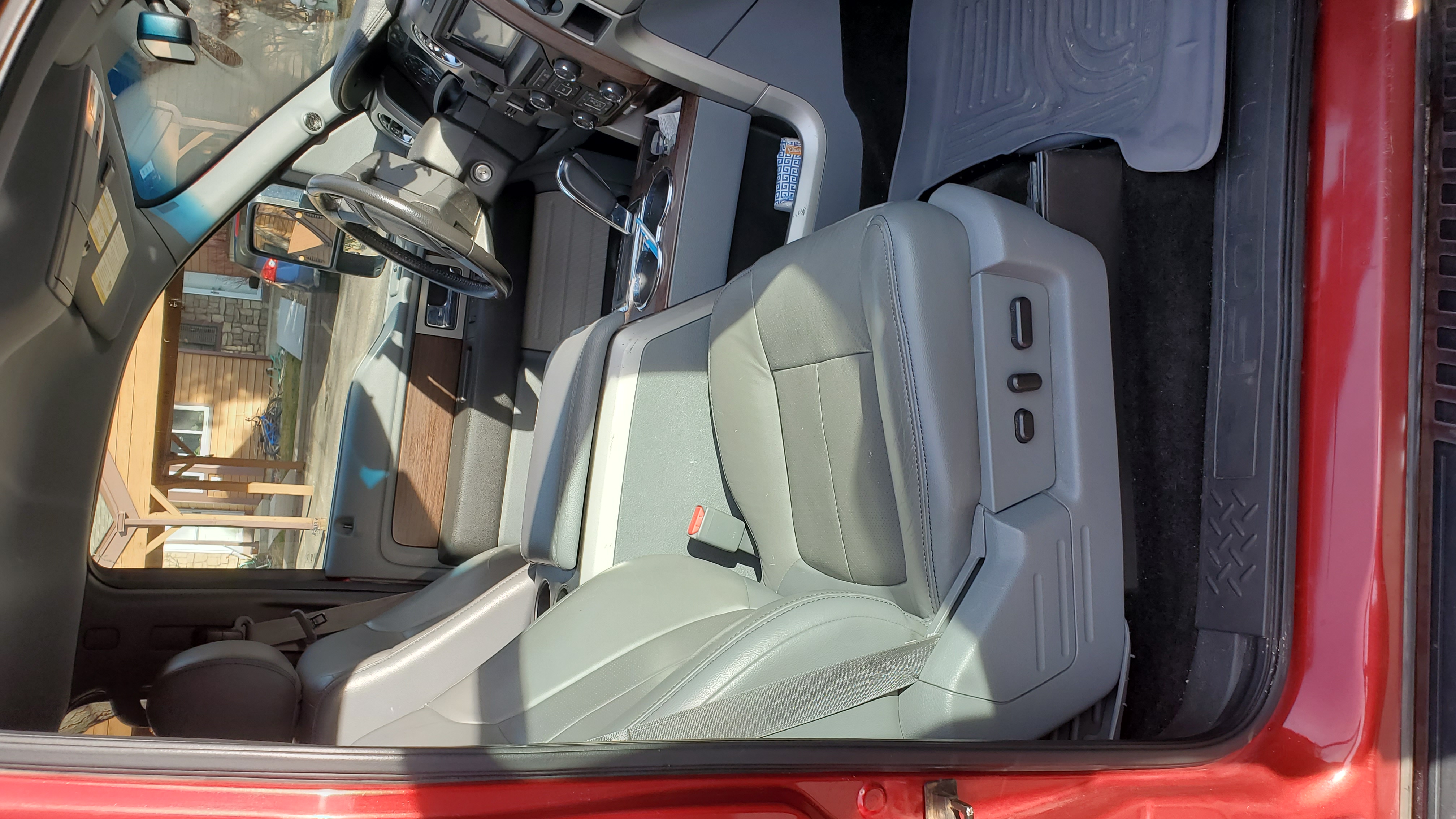 Used 2014 Ford F150 Lariat w/ Lariat Chrome Package AWD/4WD image 17