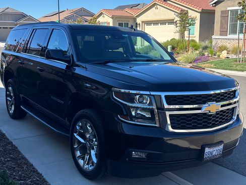 Used 2018 Chevrolet Suburban LT AWD/4WD image 11