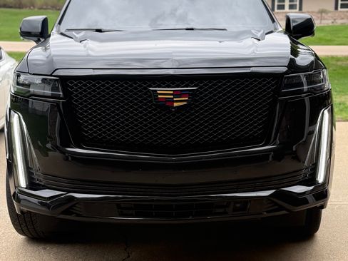 Used 2021 Cadillac Escalade Sport w/ Driver Assist Tech Package image 6