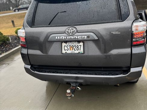 Used 2018 Toyota 4Runner SR5 Premium image 8