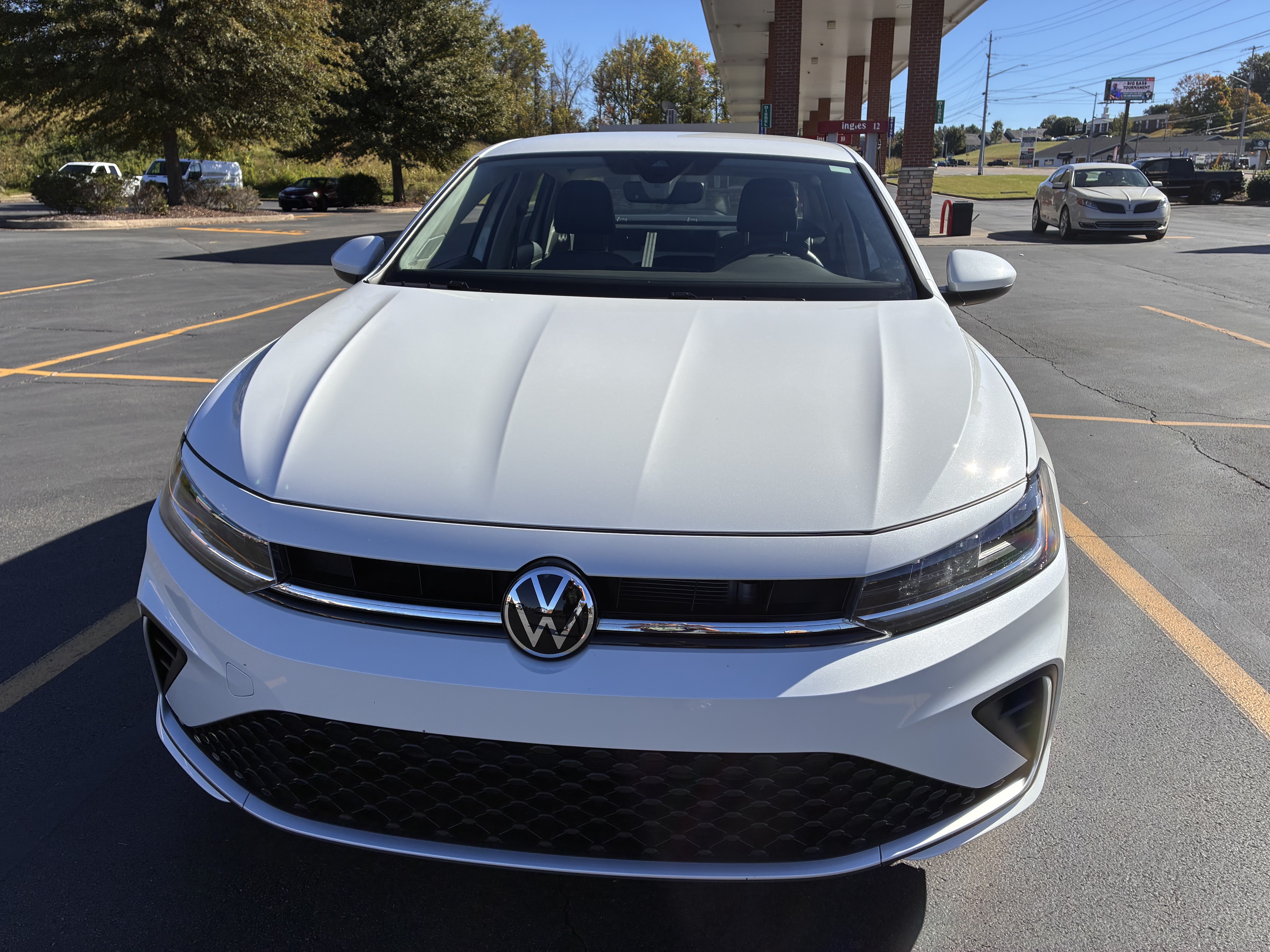 Used 2025 Volkswagen Jetta SE FWD image 21