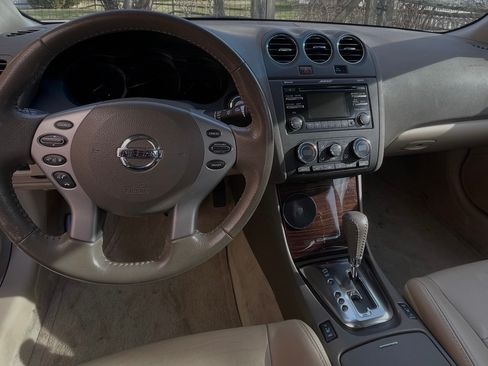 Used 2012 Nissan Altima 3.5 SR w/ Sport Pkg FWD image 9