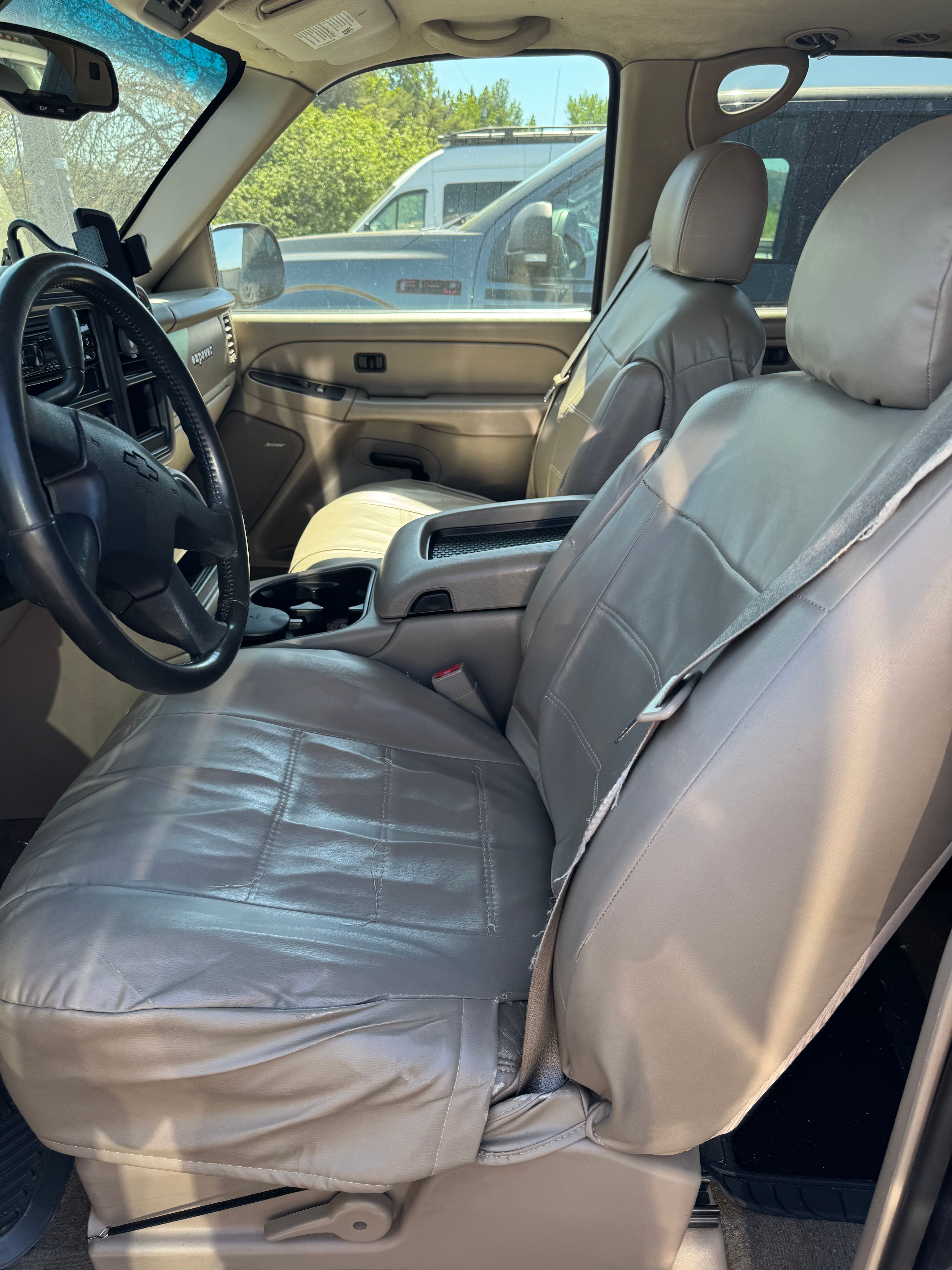 Used 2004 Chevrolet Tahoe LS w/ Preferred Equipment Group RWD image 9