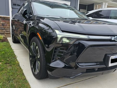 Used 2025 Chevrolet Blazer EV RS w/ Super Cruise Package image 2