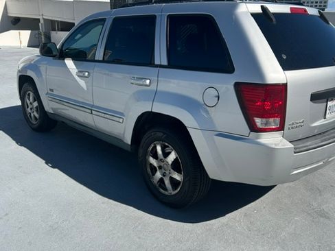 Used 2009 Jeep Grand Cherokee Laredo AWD/4WD image 17