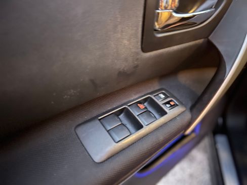 Used 2013 Nissan Rogue SV w/ Premium Pkg image 14