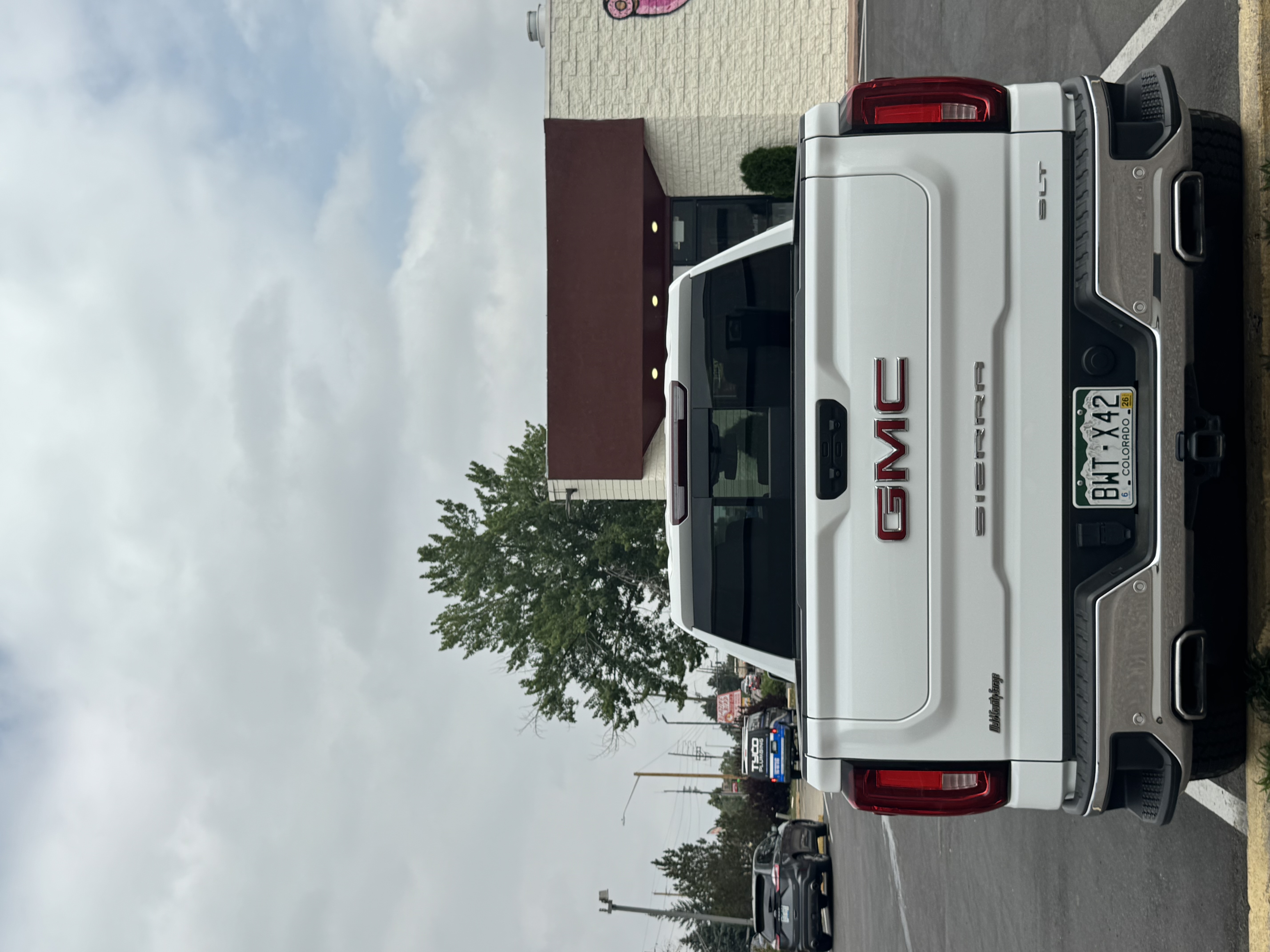 Used 2022 GMC Sierra 1500 SLT w/ SLT Premium Plus Package AWD/4WD image 4