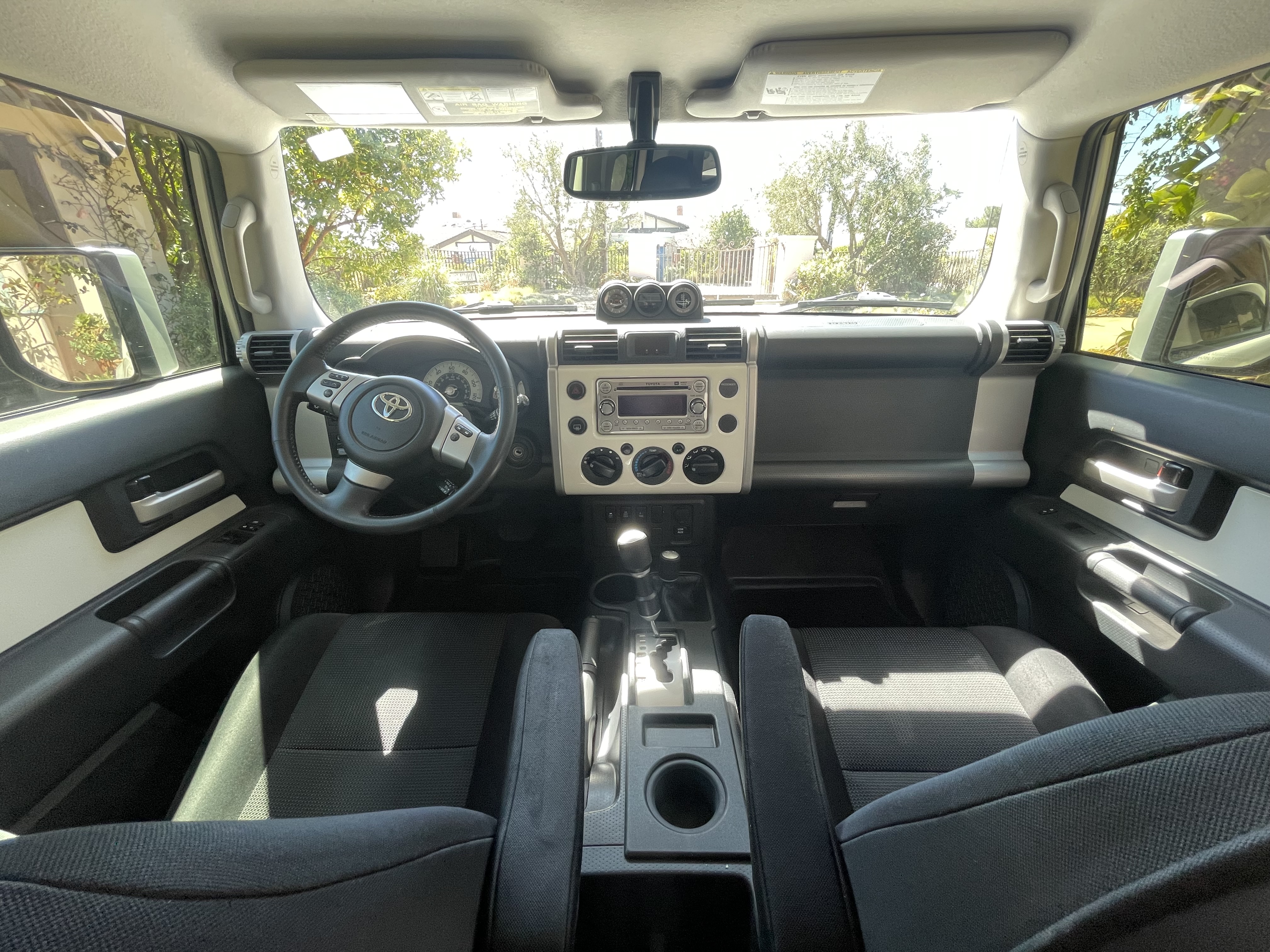 Used 2013 Toyota FJ Cruiser 4WD w/ Upgrade Pkg image 23