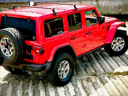 Used 2021 Jeep Wrangler Unlimited Rubicon AWD/4WD image 9