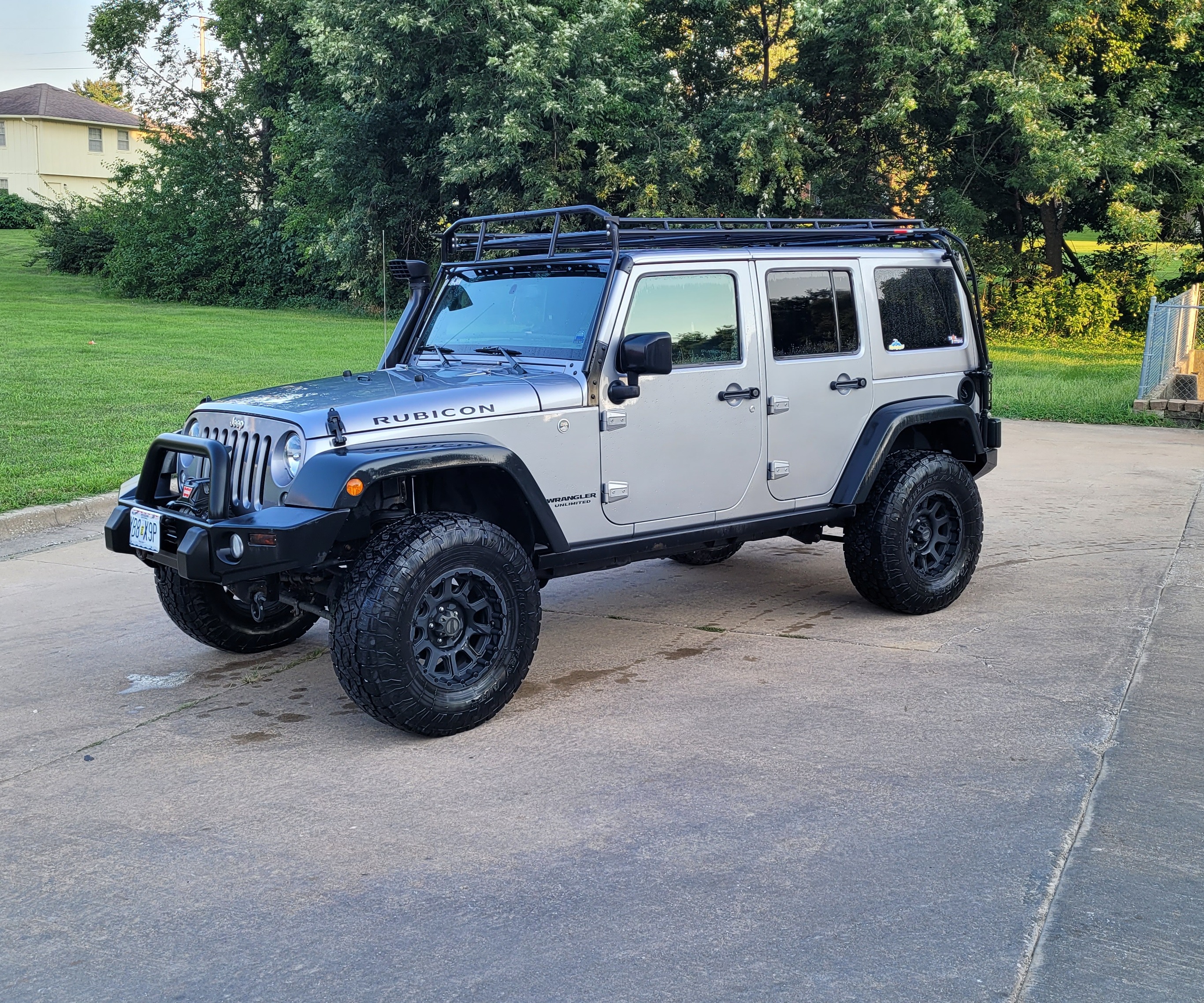 Used 2016 Jeep Wrangler Unlimited Rubicon w/ Connectivity Group AWD/4WD image 2