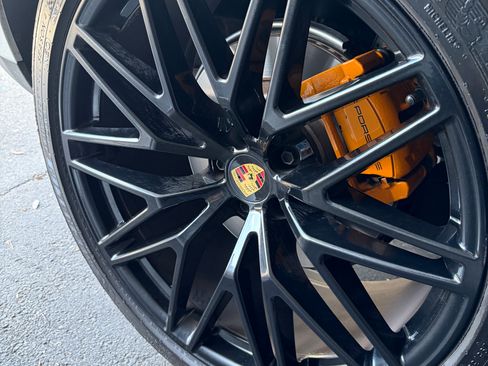 Used 2024 Porsche Macan image 20