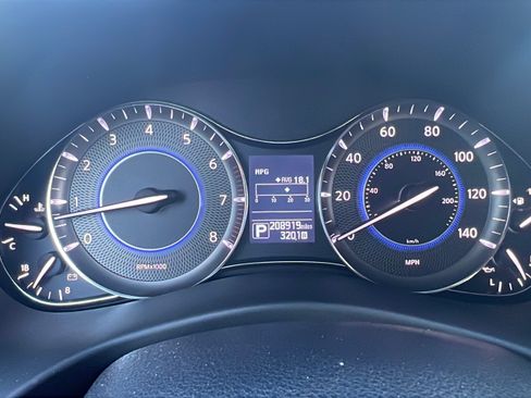 Used 2014 INFINITI QX80 2WD w/ Deluxe Touring Package image 27