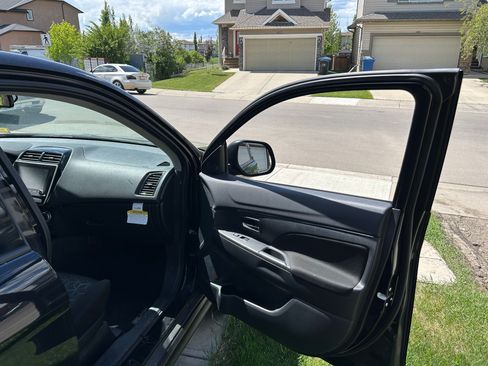 Used 2022 Mitsubishi Outlander Sport LE FWD image 5