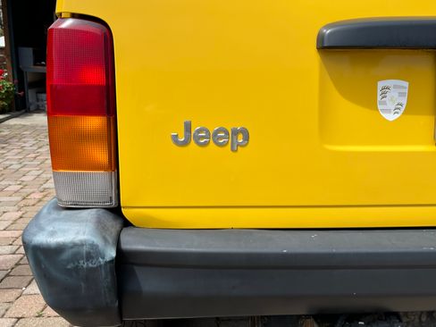 Used 2000 Jeep Cherokee Sport AWD/4WD image 8