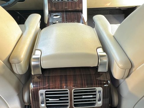 Used 2017 Land Rover Range Rover HSE AWD/4WD image 18