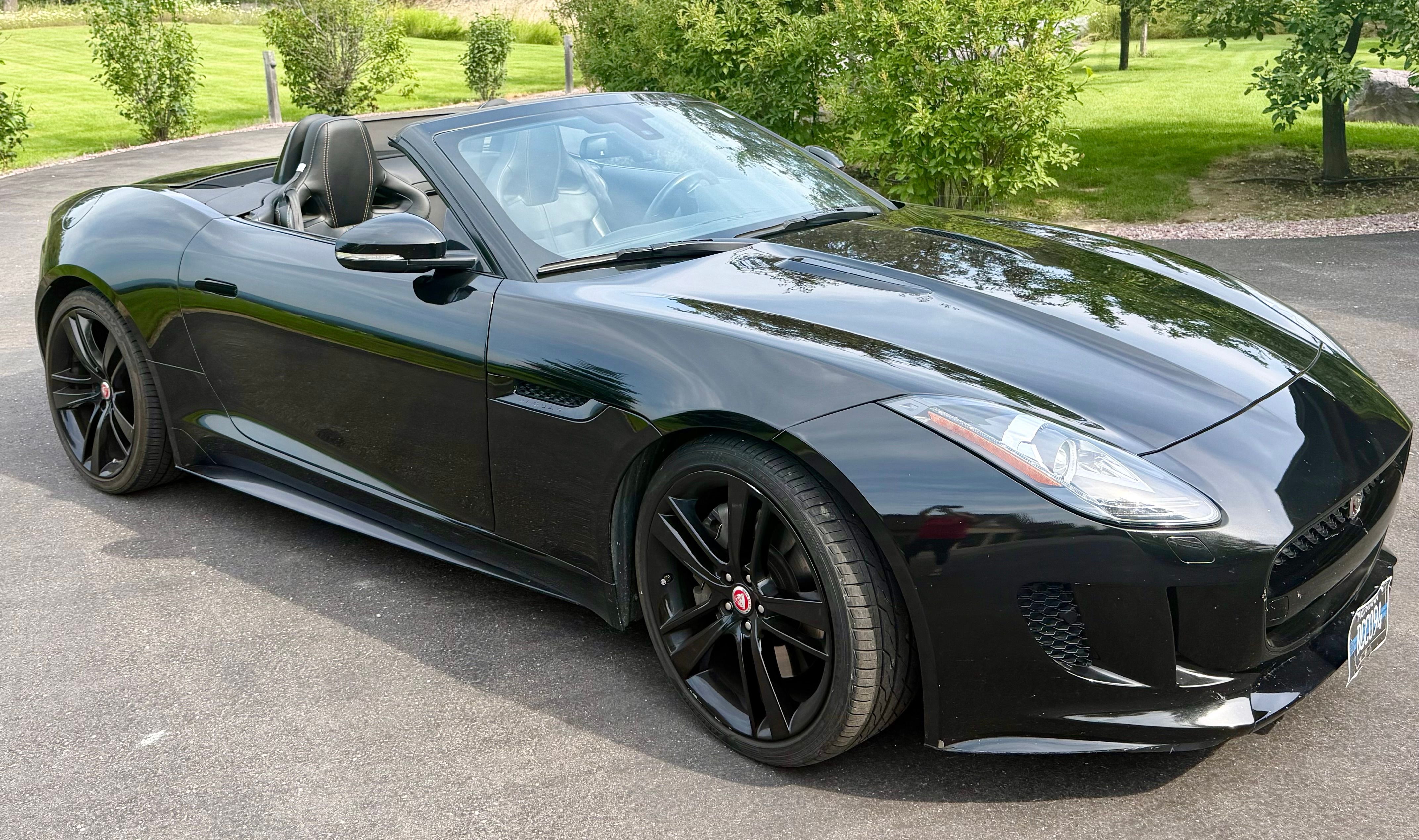 Used 2017 Jaguar F-TYPE Convertible RWD image 6