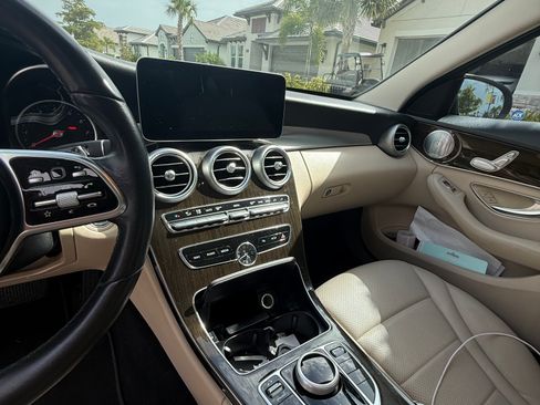 Used 2020 Mercedes-Benz C 300 Sedan image 8