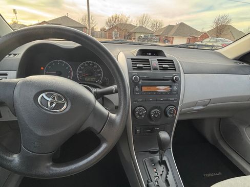 Used 2013 Toyota Corolla L image 17