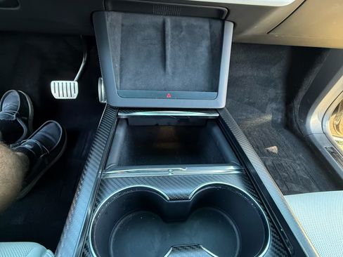 Used 2022 Tesla Model X Plaid image 16