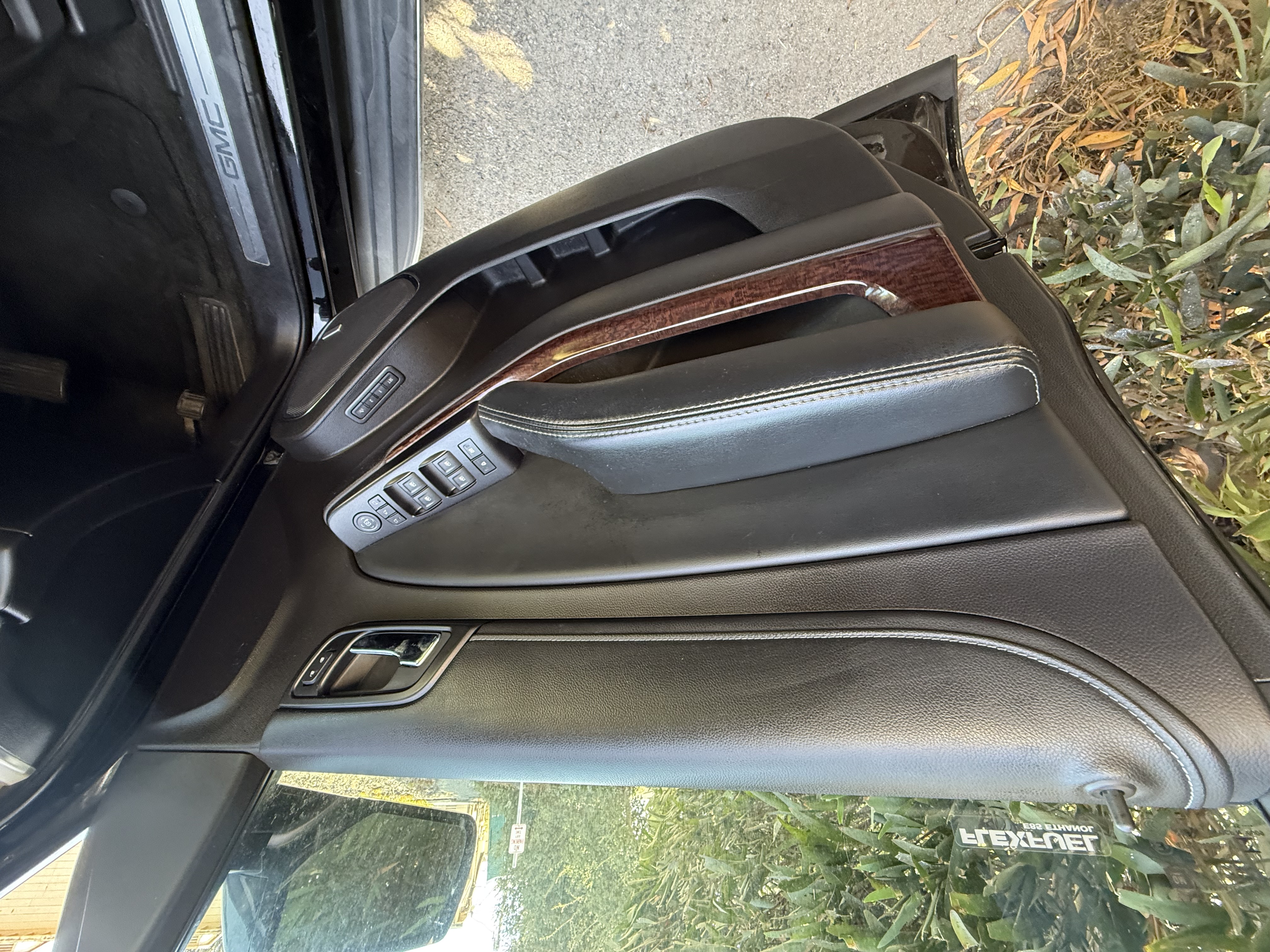 Used 2016 GMC Yukon SLT RWD image 17