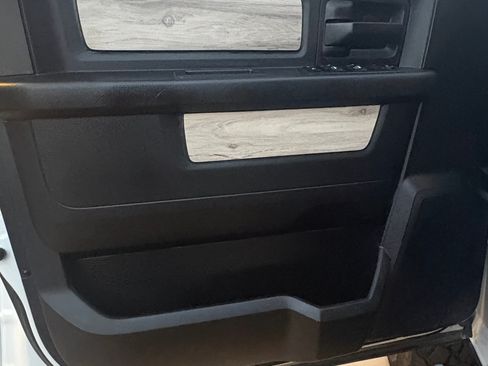 Used 2018 RAM 2500 Tradesman w/ Chrome Appearance Group AWD/4WD image 18