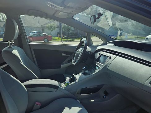 Used 2010 Toyota Prius Five image 10