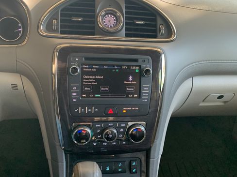 Used 2017 Buick Enclave Leather image 15