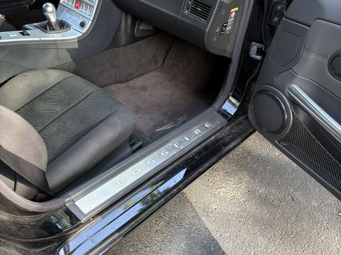 Used 2005 Chrysler Crossfire Convertible RWD image 23