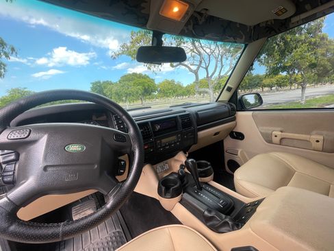Used 2003 Land Rover Discovery S image 15